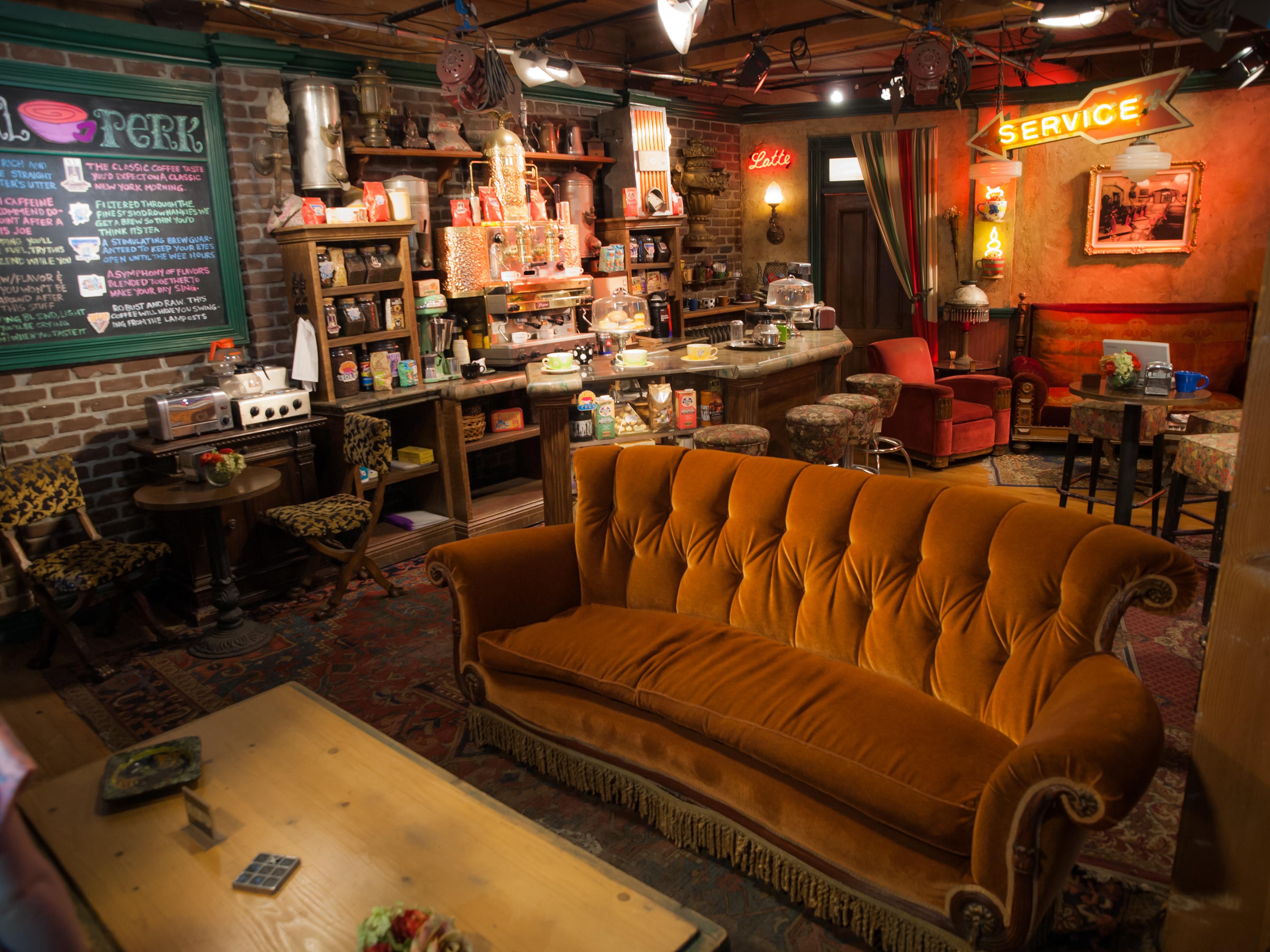 "Central Perk" Set