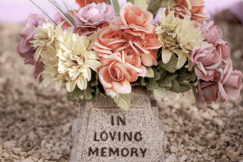 headstone that says in loving memory 